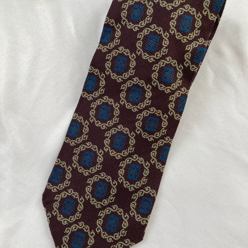 Giorgio Armani Cravatte Silk Necktie Tie - LIKE NEW